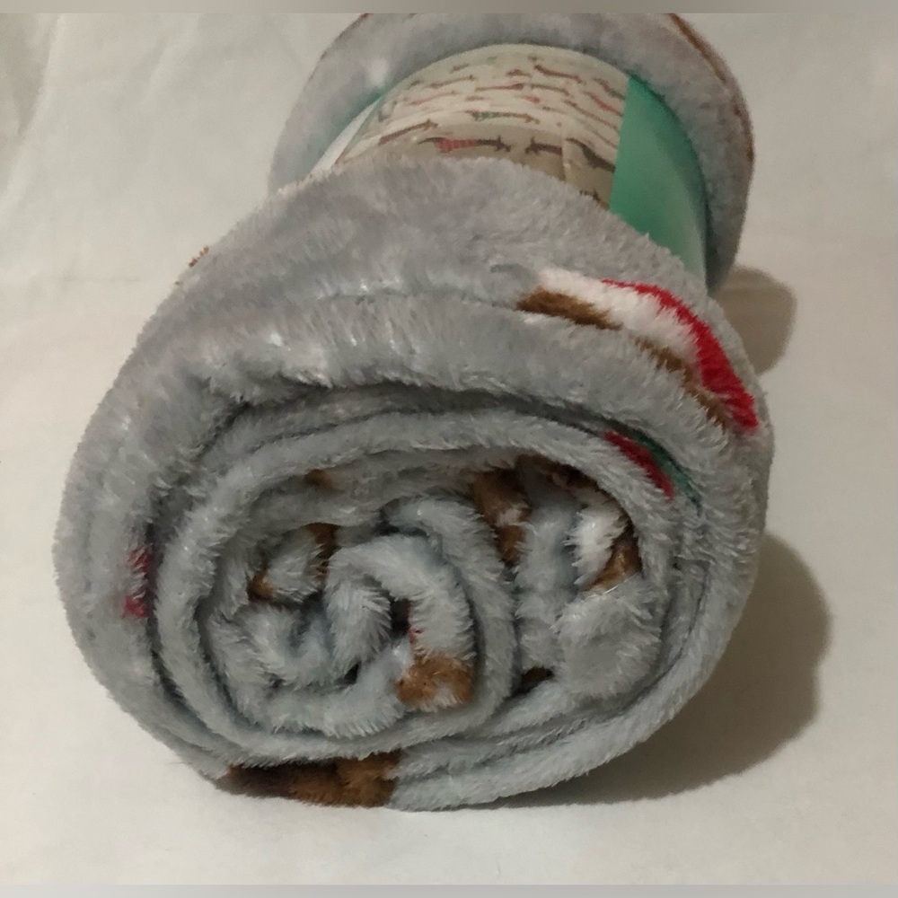 Soft Plush Throw Blanket Light Gray with Multicolor holiday dog theme.48”X60”